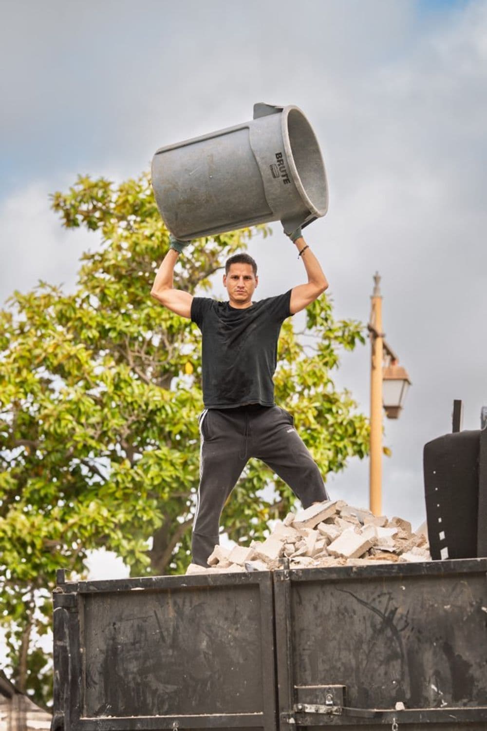 Blog post Same-Day Junk Removal in Los Angeles – How to Get Rid of Clutter Fast image